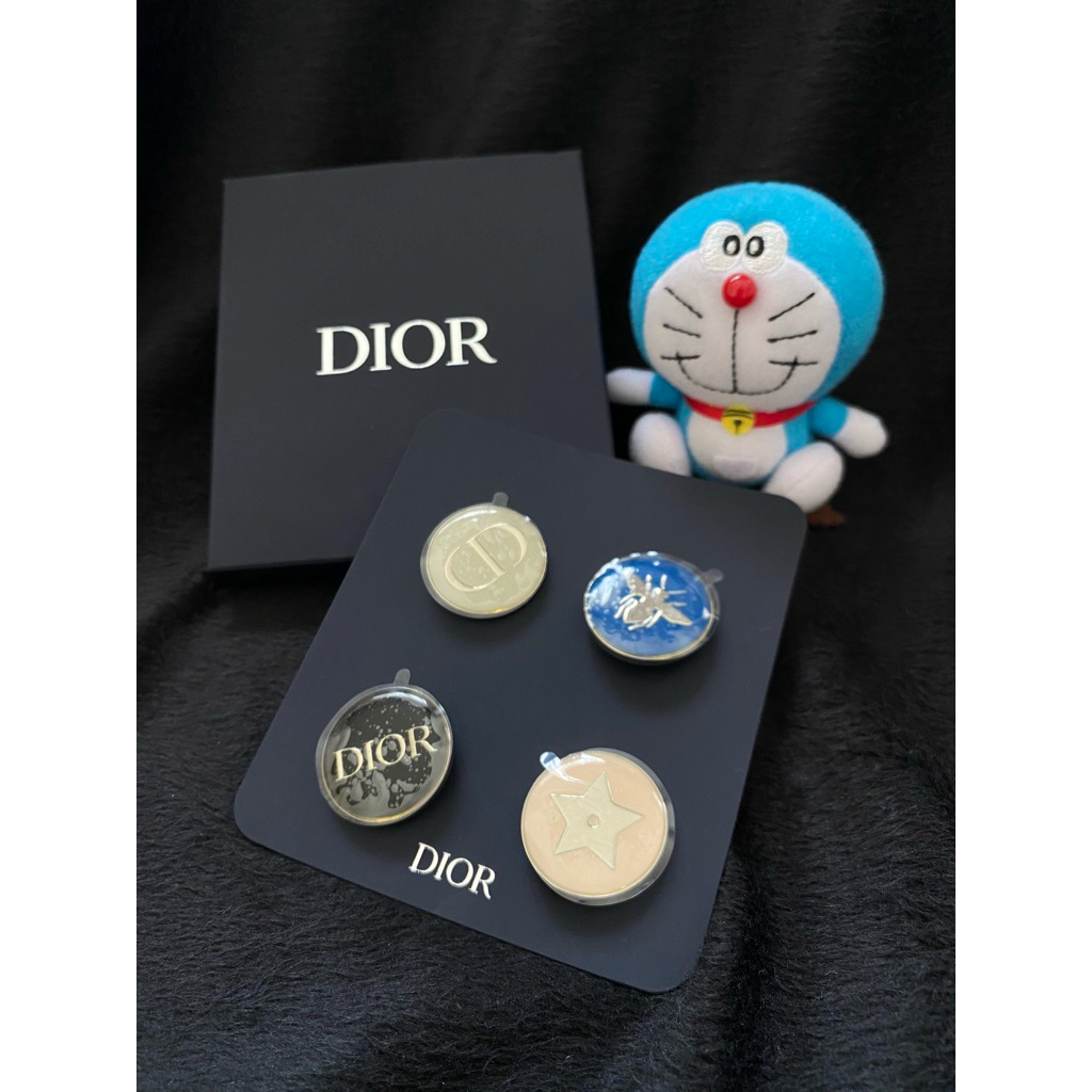 New‼️ แท้‼️ Rare Item‼️ Dior Pins จาก Dior Beauty