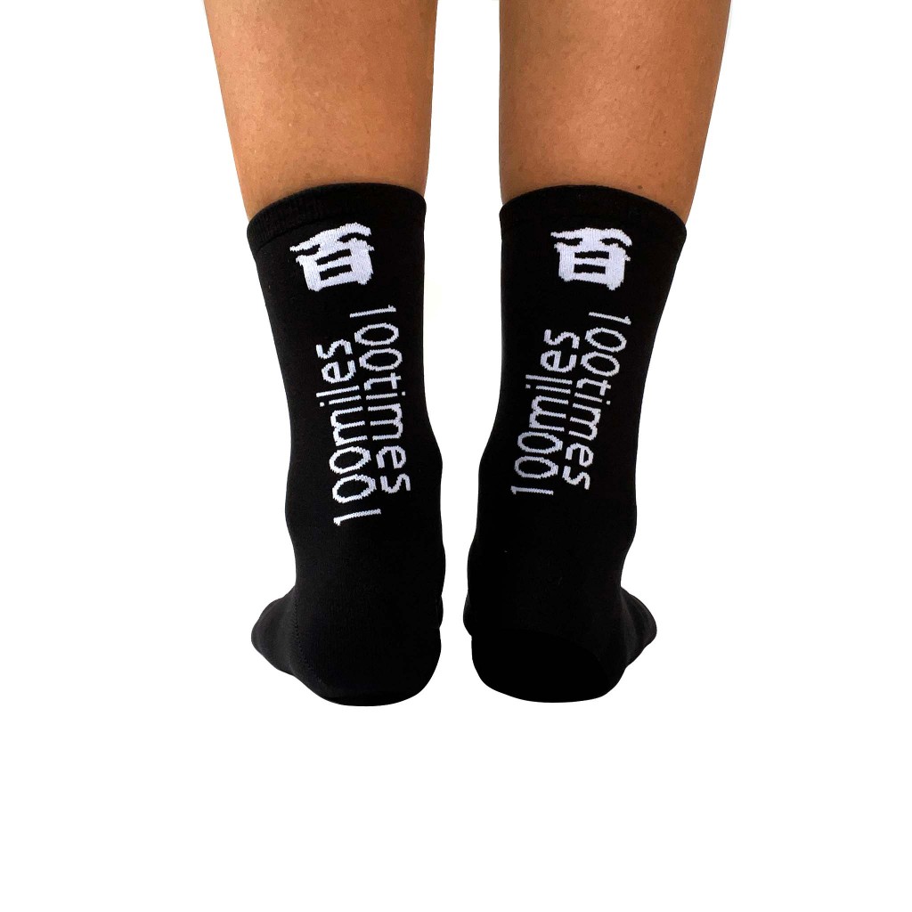 T8 Run ถุงเท้าวิ่ง  Air Socks Socks Unisex  100 MILES เล่นกีฬา ลำลอง น้ำหนักเบา 28g สีดำ ปี2025