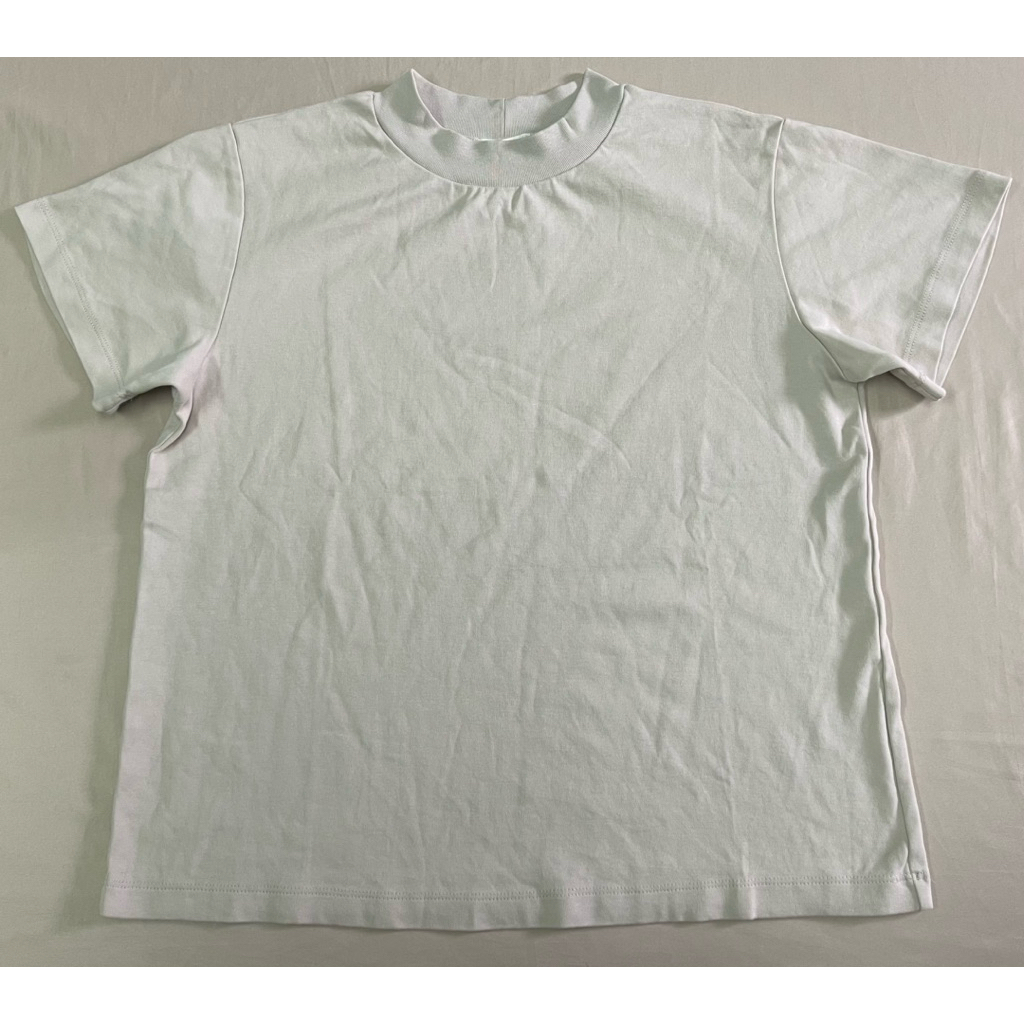 เสื้อยืดคอปีน สีครีม/เบจ GU