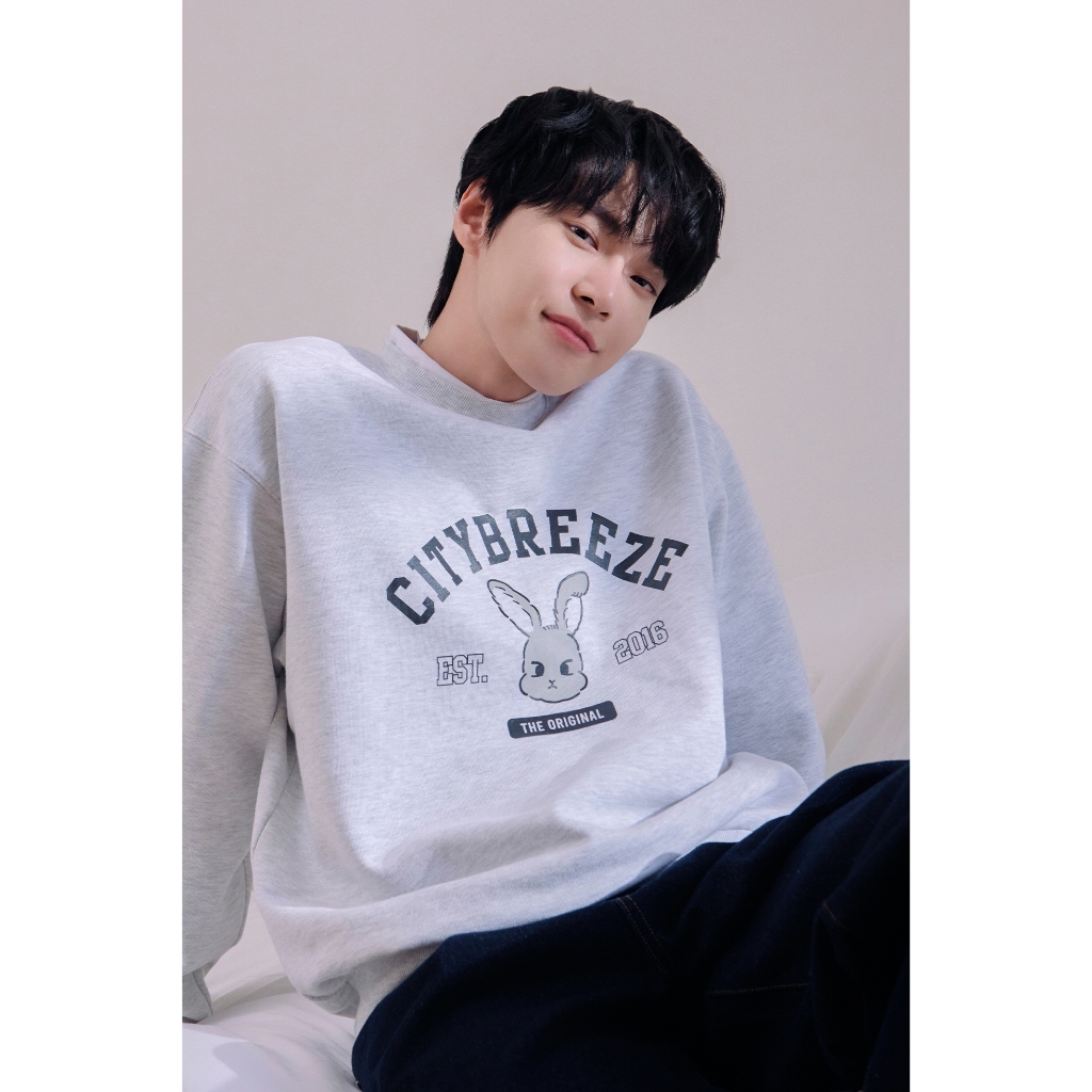 ⋆˚𝜗𝜚˚⋆preorder CITYBREEZE x DOYOUNG NCT City Snappy Graphic Sweatshirt เสื้อแบบโดยอง