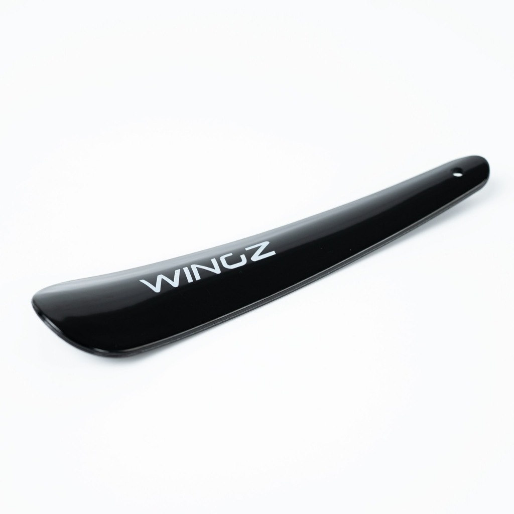 ช้อนสวมรองเท้า Wingz Shoehorn ที่สวมรองเท้าพลาสติก SHN-8 ไอเท่มเพิ่มความสะดวกในการสวมใส่รองเท้า