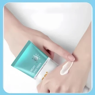 ซื้อ 1 แถม 1 LANCER KING ครีมกันแดด SPF50+ PA+++ ครีมกันแดดหน้าไม่มัน ซึมไว ไม่เหนียวเหนอะหนะ กันน้ำ กันเหงื่อ ปกป้องรัง