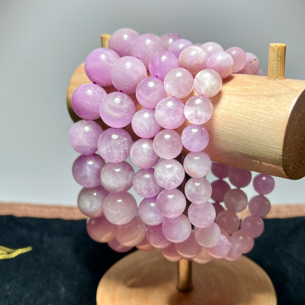 คุนไซต์(Kunzite) "หินแห่งการเปิดเผยความรู้สึก"