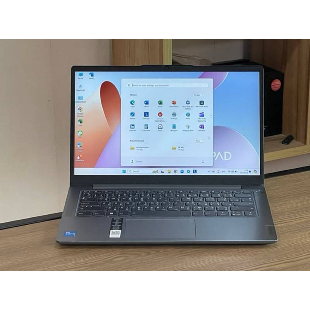 Lenovo IdeaPad Slim 3 14IAH8-83EQ002YTA i5-12450H SSD512GB RAM16GB คียไฟ Windows 11 Home สินค้ามือสอ