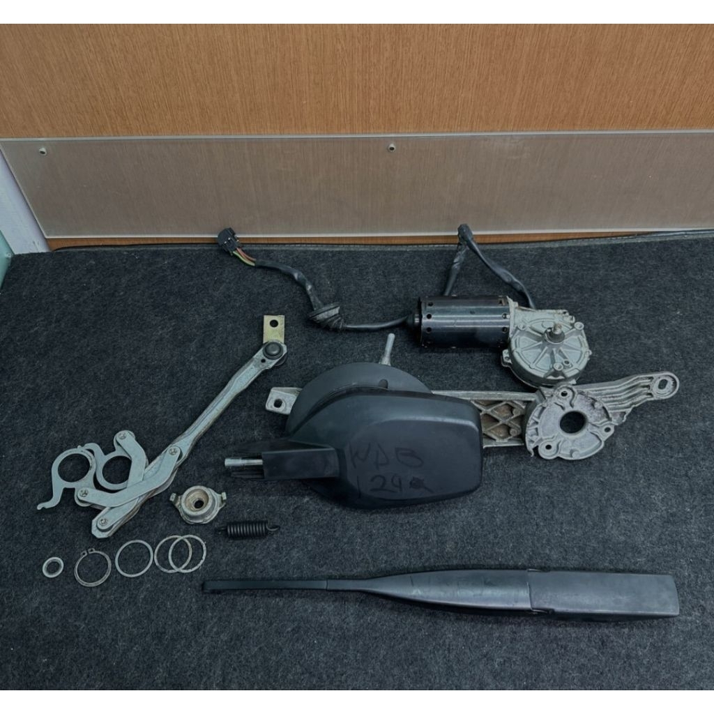 ชุดมอเตอร์ปัดน้ำฝน BENZ SL R129