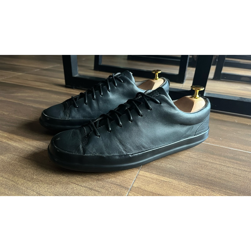 รองเท้ามือสอง Camper Chasis