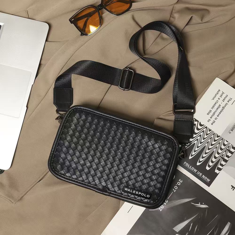 กระเป๋าสะพายข้างผู้ชาย สไตล์สตรีทเกาหลี ทอมือ