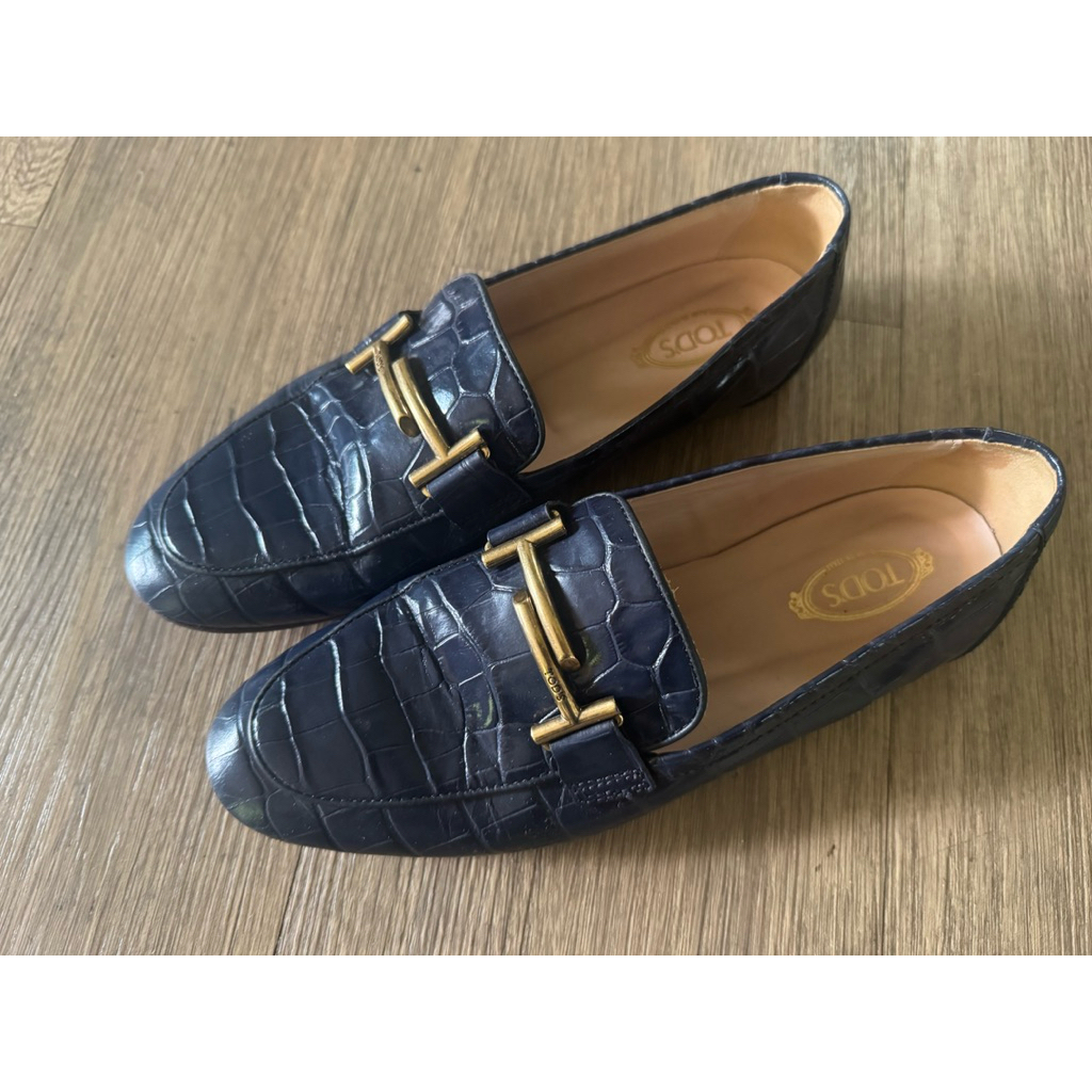 รองเท้า Tod’s ของแท้ รุ่นโลโก้ TT รุ่นใหม่ ไม่มีตำหนิ ไซส์ 37.5