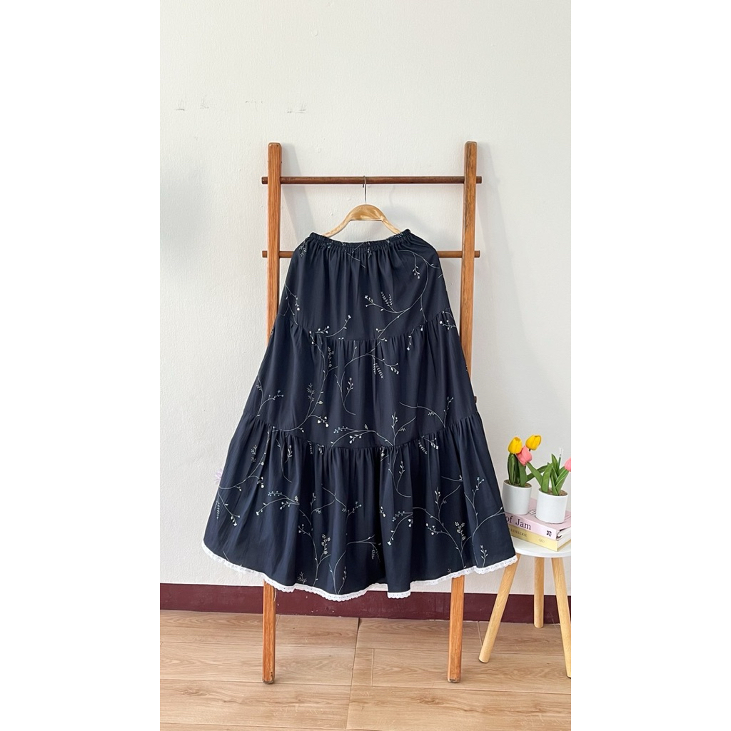 anwar hijab กระโปรง 3 ชั้นแต่งลูกไม้