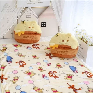 พร้อมส่งไม่ต้องพรี!!! หมอนผ้าห่ม น้องหมีพูห์ Pooh สุดน่ารัก ผ้าห่มนุ่มนิ่ม ขนาด 100×150 ซม. ผืนใหญ่จุใจ ส่งจากไทย~