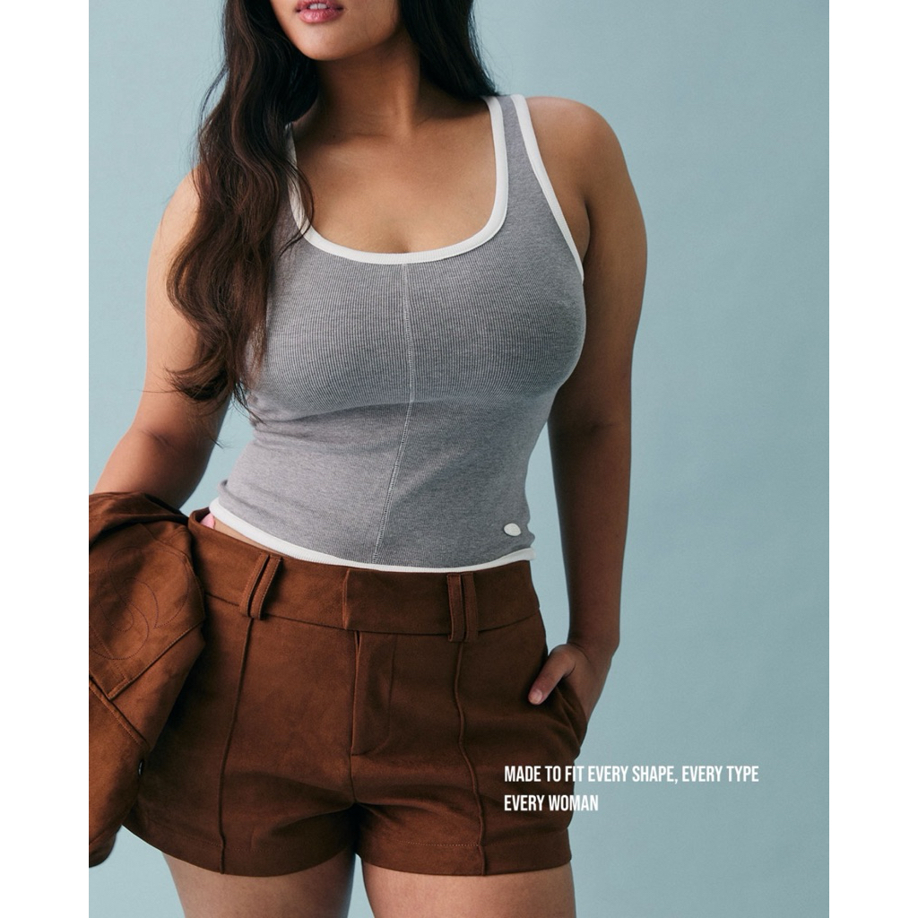 STUDIO UNKNOWN – Kay Suede Shorts กางเกงขาสั้นเอวต่ำตกแต่งเกล็ดหน้า ราคา ถูกที่สุด ดีลบีเคเค แกลเลอรีภาพที่ 4