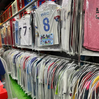 ถุงคลุมเสื้อแบบใส มีซิปด้านล่าง เสื้อโชว์/เสื้อสะสม กันฝุ่นกันน้ำ