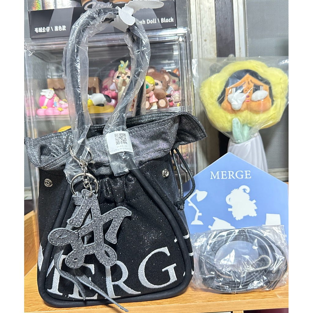 กระเป๋า MERGE A Day Bag Mini สี Black Glitter 💯✔️มือสอง สภาพนางฟ้า กดเองจาก Merge Official 🖤🖤🖤✨✨✨