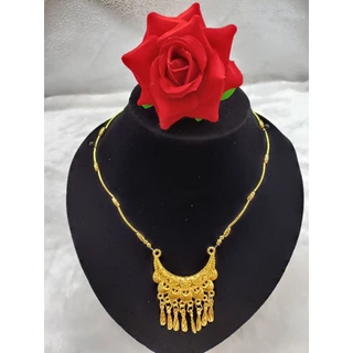 สร้อยอีสานสร้อยล้านนาใส่กับชุดไทย