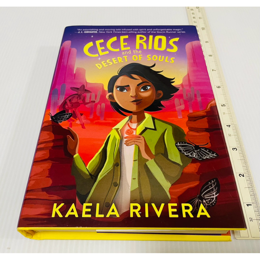 มือสอง มีลายเซ็นหลังปก นวนิยายแฟนตาซี Cece Rios and the Desert of Souls 180 บาท