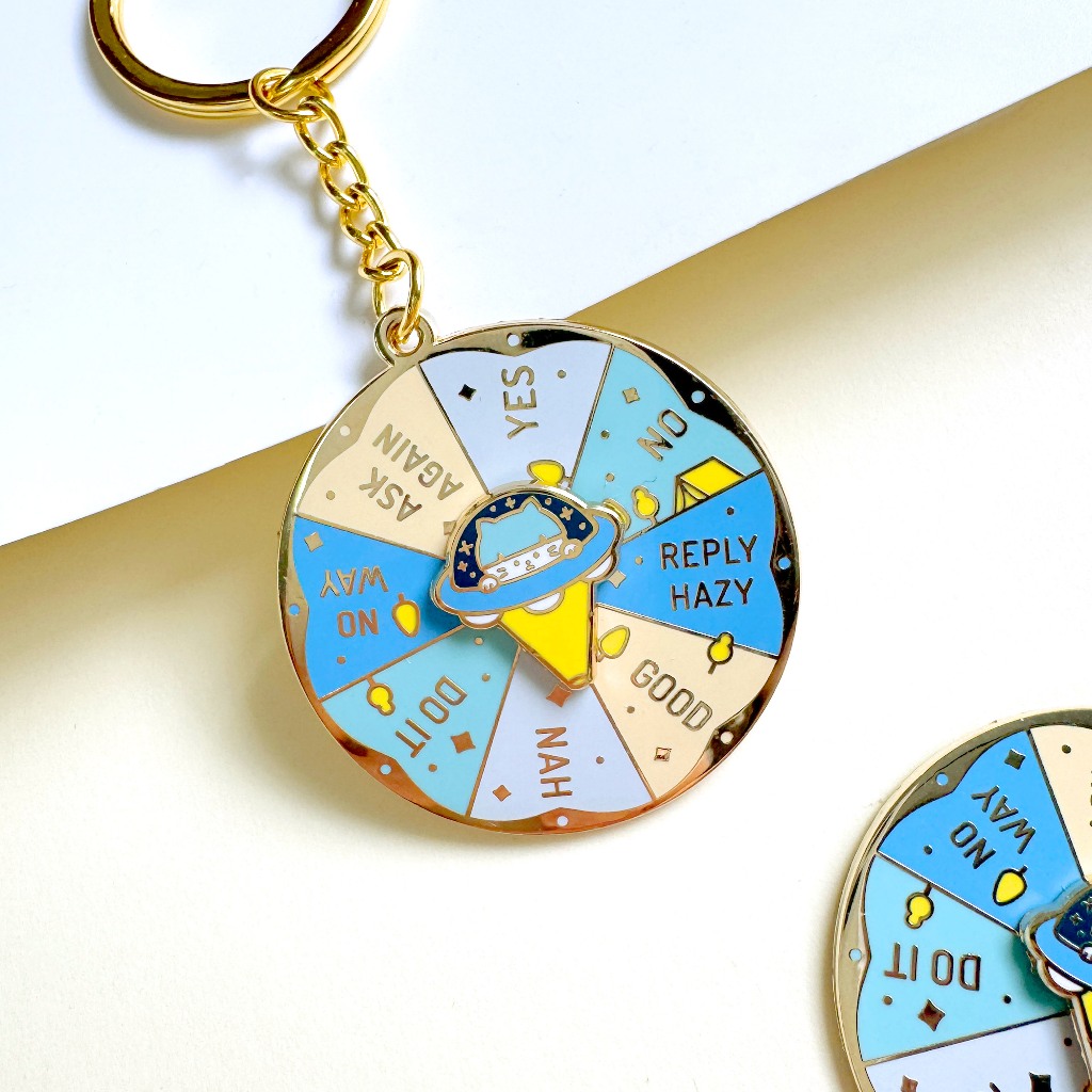 Decision Maker Spinning Enamel Keychain พวงกุญแจหมุนได้ ลายน้องแมว UFO | Jormation