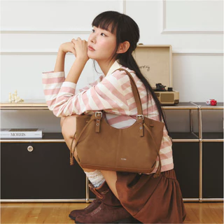 GLORASTUDIO - CARRIE VYRE กระเป๋าสะพายข้าง