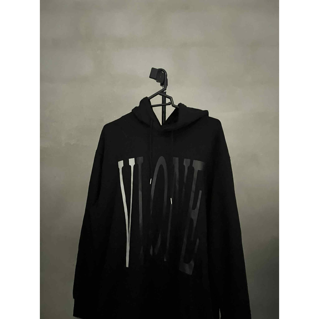 เสื้อแขนยาว (มือสอง) ขาย Vlone xl(ใส่ครั้งเดียว)