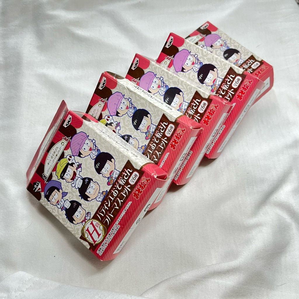 กล่องสุ่มพวงกุญแจ Osomatsu-san 🍳