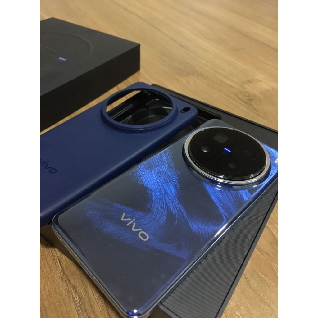 vivo X200 Pro 12/256GB มือสอง สภาพสวย กล่องครบ + เคส Youngkit แท้