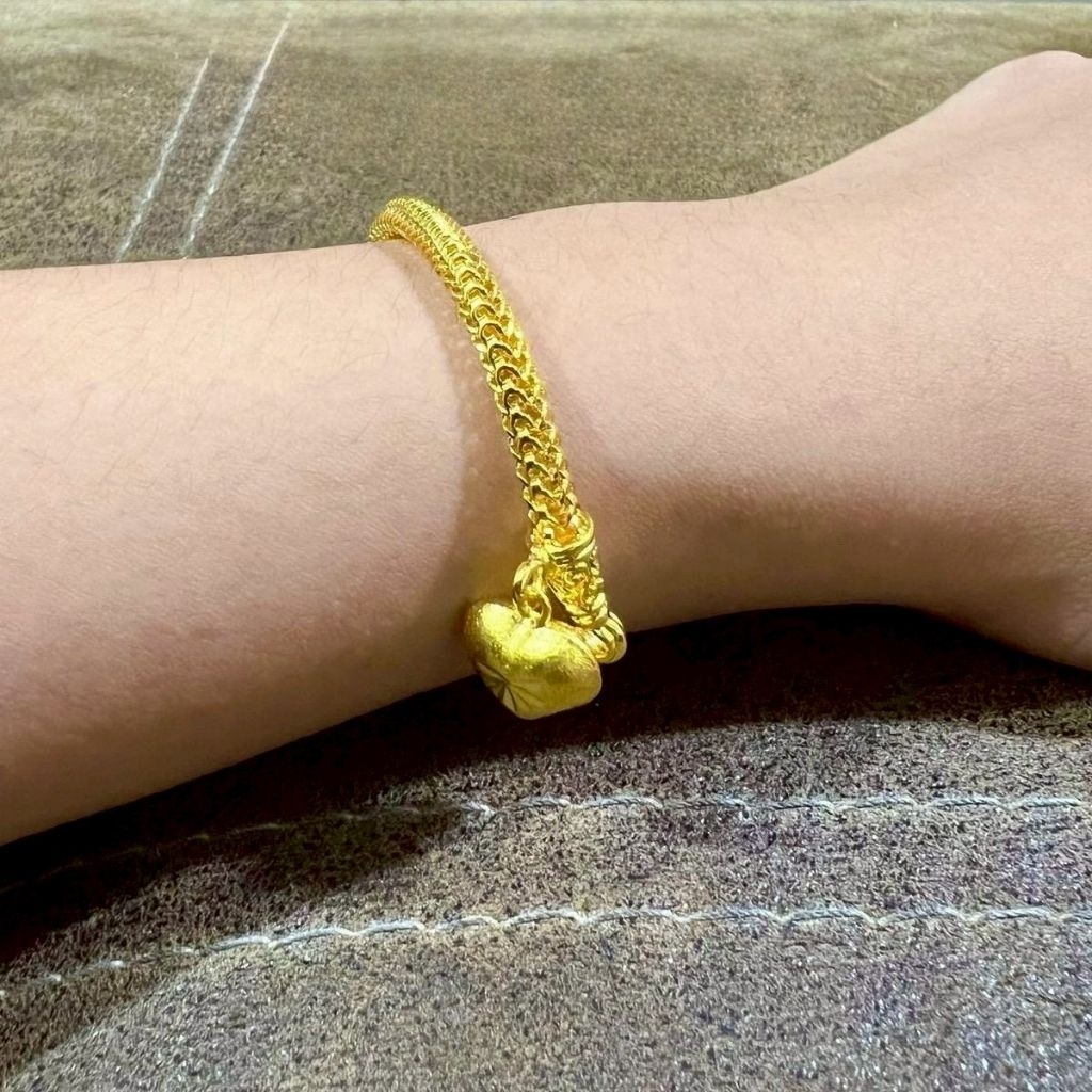 S181ข้อมือแปดเหลี่ยมเบาหนัก1บาท2บาท ทองชุบเคลือบหนางานตันแน่นสวยเหมือนของจริง