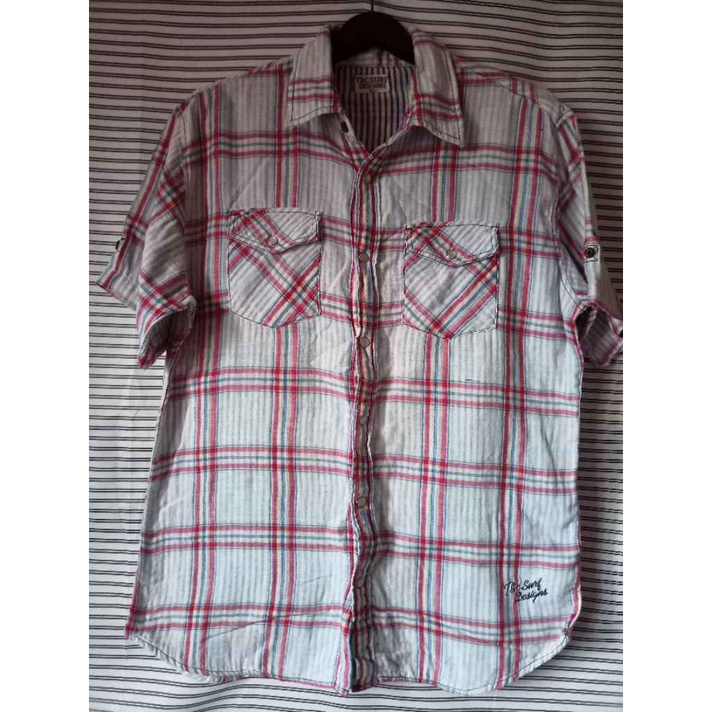 H557 เชิ้ตชายมือสอง แขนตัดสั้น คอตตอน รอบอก 46 บ่า 19 แขน 9 ปลายแขน 7.5 ยาว 29.5