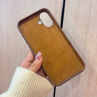 JH 💥รุ่นใหม่เคสไอโฟน16💥 Csaeกำมะยี่สีพื้นสีน้ำตาลใหม่ มีโลโก้ สำหรับรุ่น