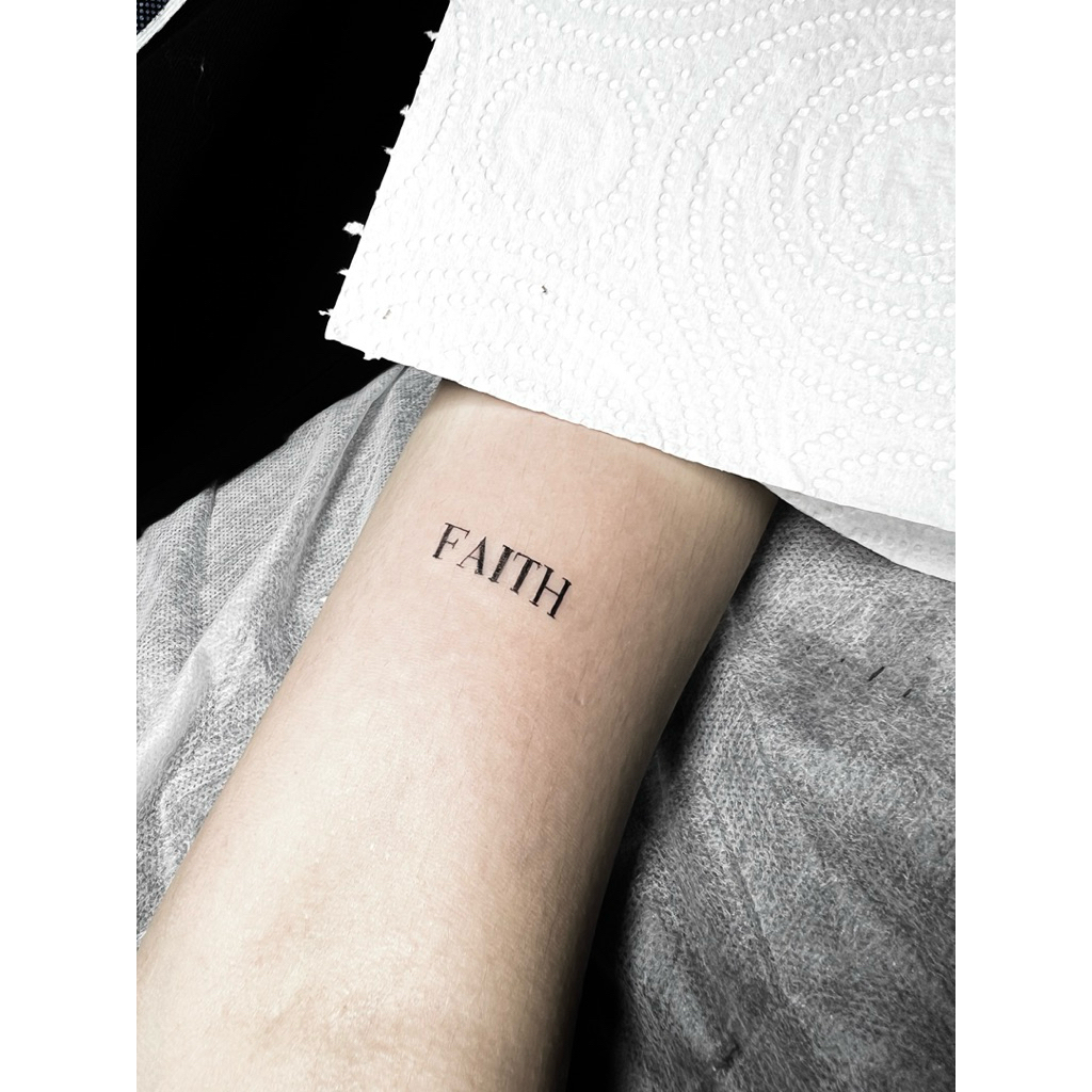 Tattoominimal Font Fineline