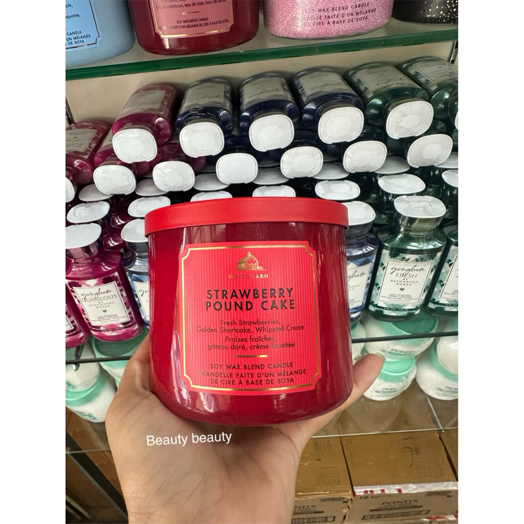 Bath & Body Works Strawberry Pound Cake 3-Wick Candle 411g.