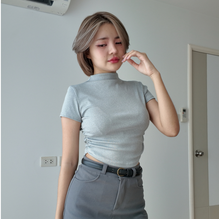 warm_wears - เสื้อครอปคอเต่า ผ้ายืดใส่สบาย ทรงเกาหลีเกาใจมากๆ มีสี ขาว ดำ