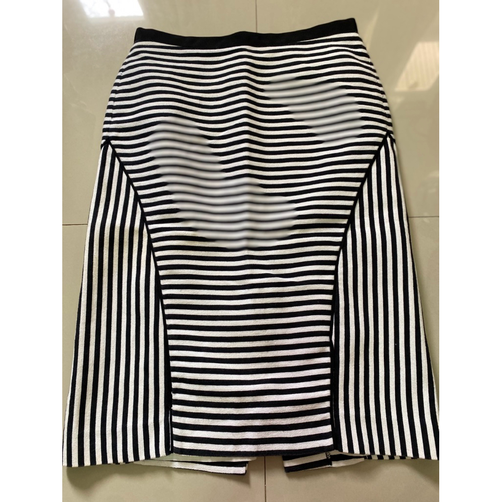 กระโปรงลายทาง G2000 WOMAN (มือสอง)