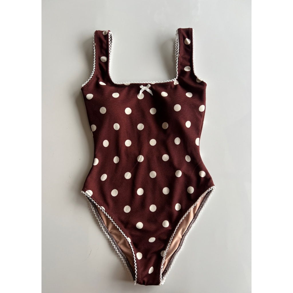 Sweetness polka dots onepiece in choco 🍫✨