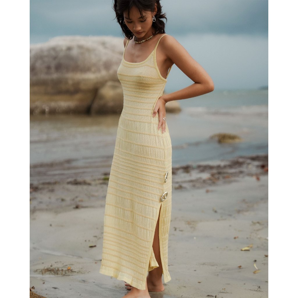 knitCircle - LAGOON Dress (2 สี) เดรสยาวไหมพรม สายเดี่ยวปรับได้ ลายทอย่นทั้งตัว เว้นช่วงกว้างสลับแคบ ผ่าข้าง