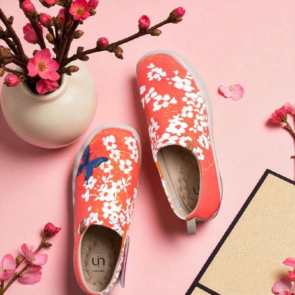 UIN fashion retro sports art casual sneakers travel shoes SAKURA Artist Paint Women Canvas Shoes