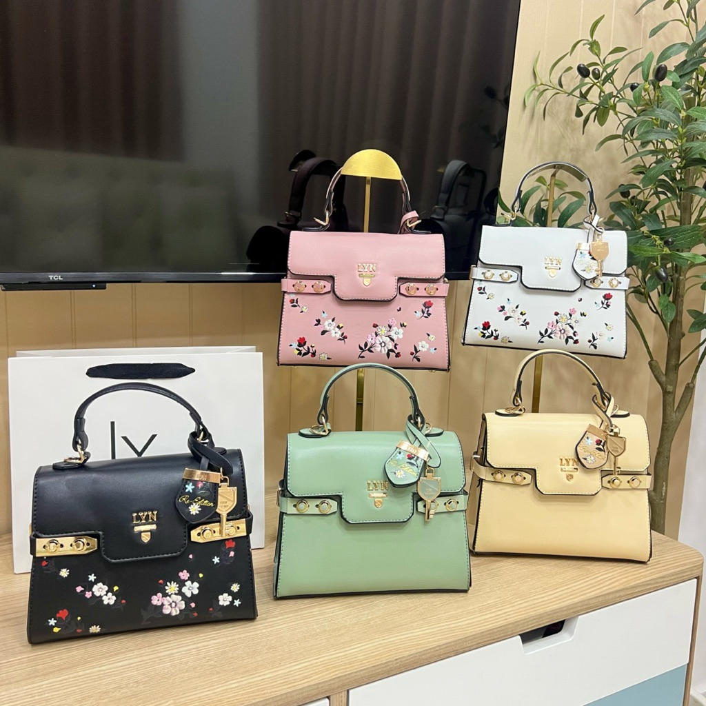 กระเป๋า LYN ลายดอกไม้ BOTANIC 5 สี พร้อมสายยาว เกรดงาน outlet