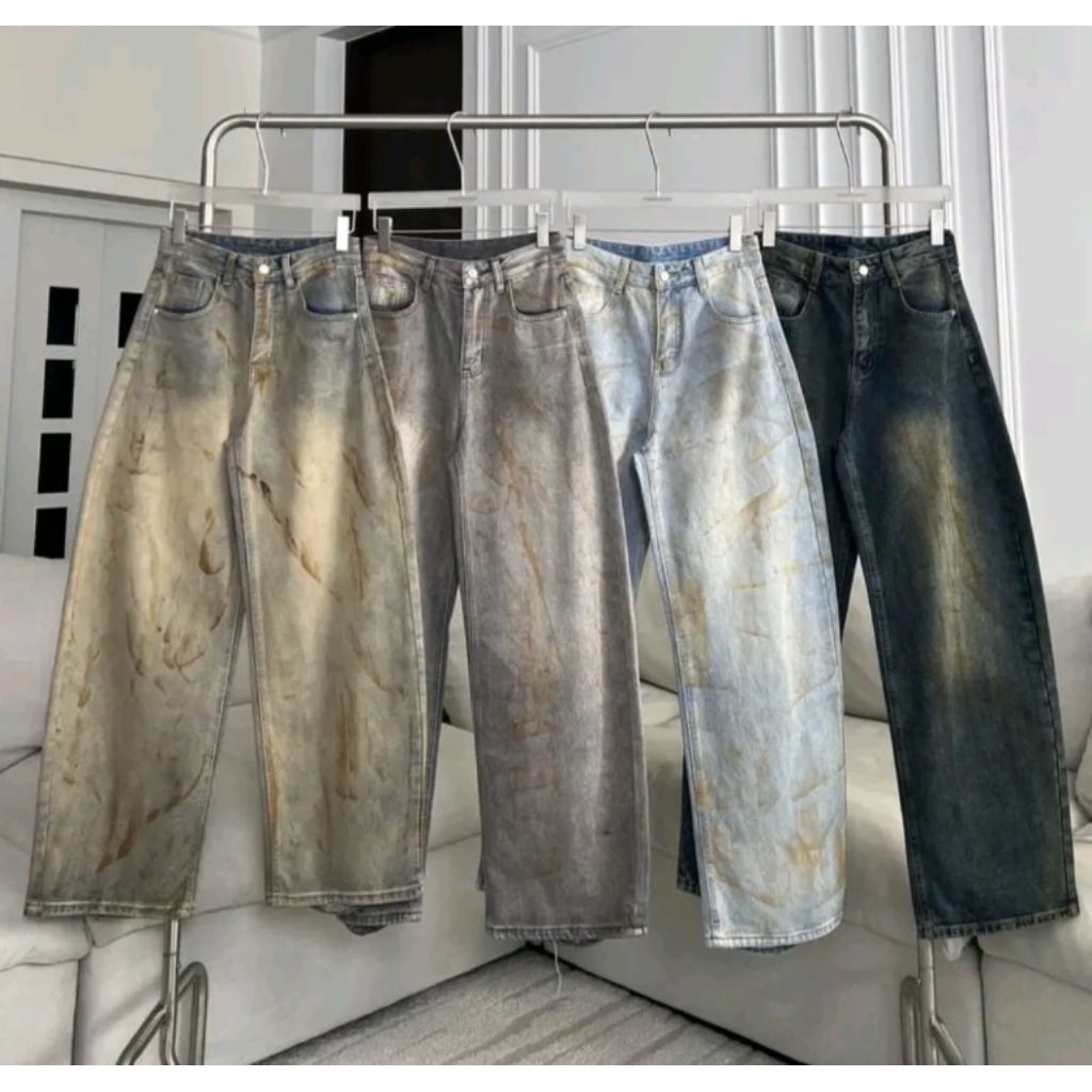 PTJ30290 Sahara Muddy กางเกงยีนส์ ทรง Barrel ดีเทลสีเลอะปักโลโก้ PROMTHONG