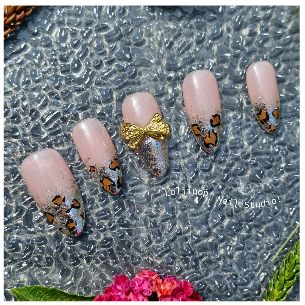 028 เล็บปลอมแฟชั่น พร้อมอุปกรณ์ในชุด (พร้อมส่ง) | Lollipop Nail Studio