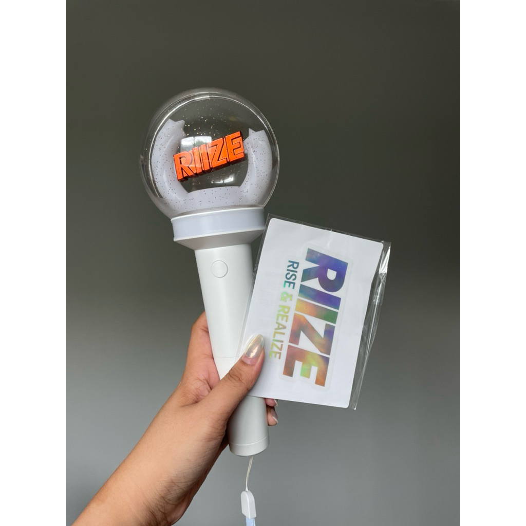 [ส่งต่อ] พร้อมส่ง Riize Official Light Stick fanlight บงน้องข้าว แท้100% (แถมฟรี! สติ๊กเกอร์ RIIZE)