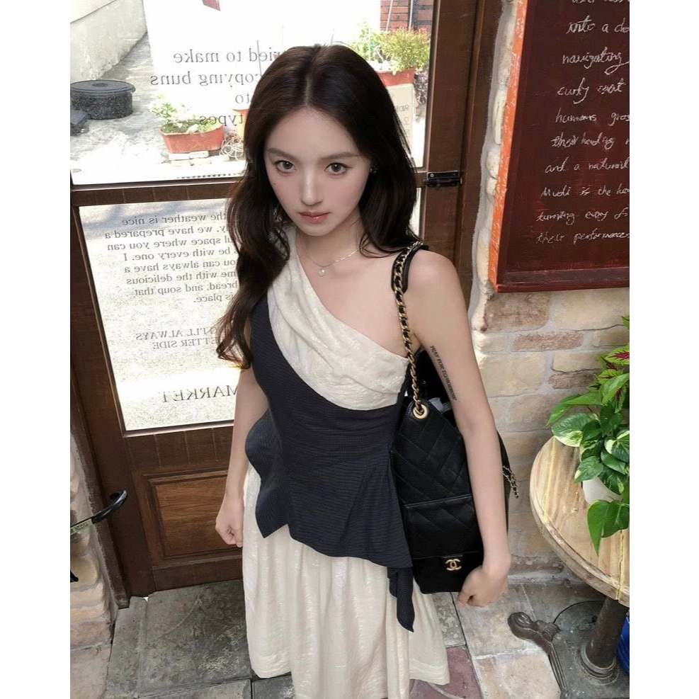 Mogwany  พร้อมส่ง // vivian Top ทรงสวย แมทช์ง่าย ใส่เที่ยว ใส่ออกงาน น่ารักมาก