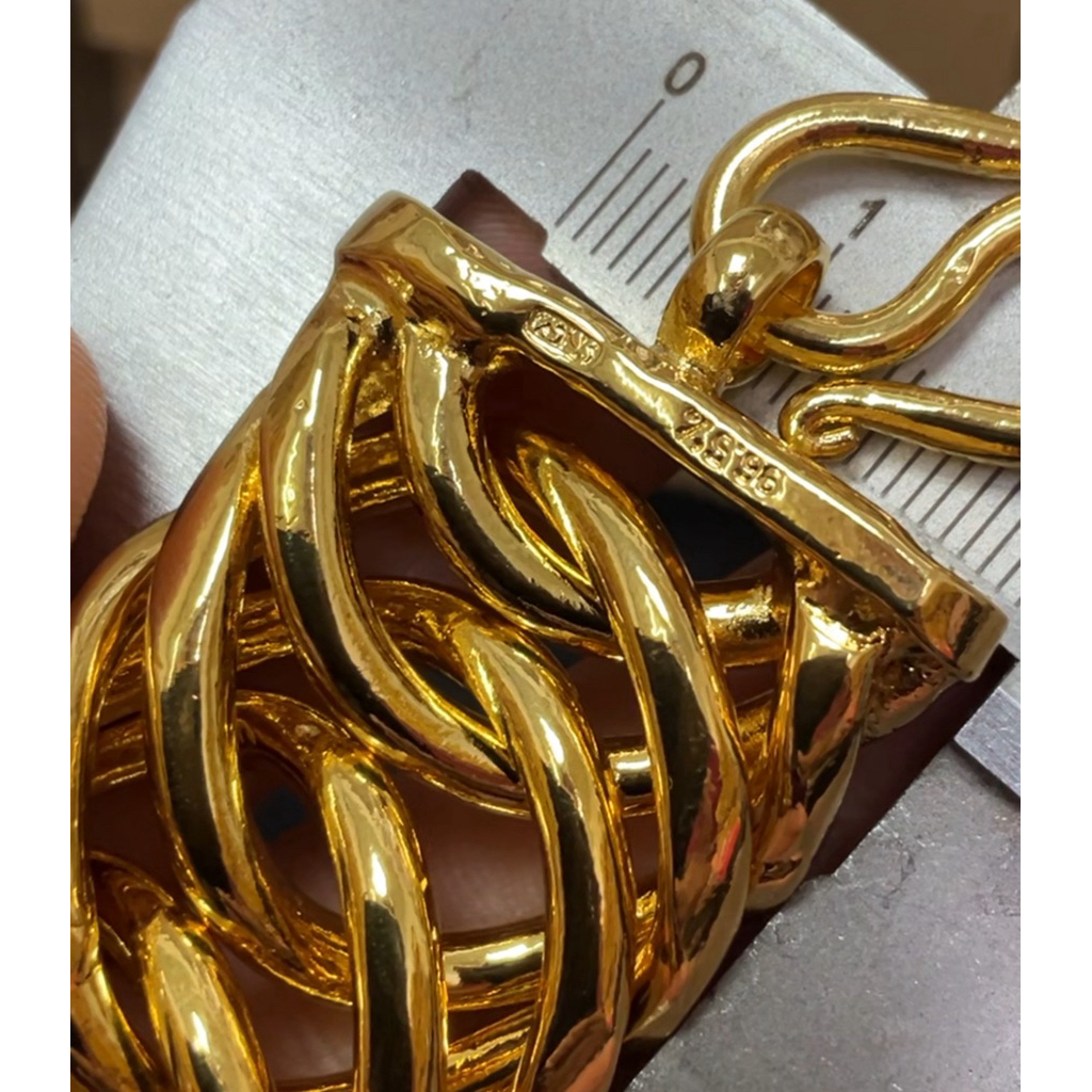 เลทข้อมือตอกโค้ทเนื้อนอกทองเนื้อในทอง ขัดเงา(ไม่ตัดลาย)- เนื้อทรายตัดลาย 20บ.หน้ากว้าง30มิลงานคัดเกรด เลเซอรทองแท้ ฟ