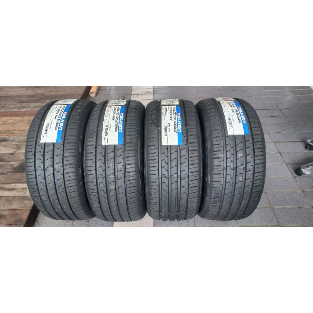 falken 235/40r18 รุ่น ziex ze310r รุ่นท้อป ยางใหม่ปี2025(รวมยาง4เส้น)แถมจุ้มลมฟรี4ตัว