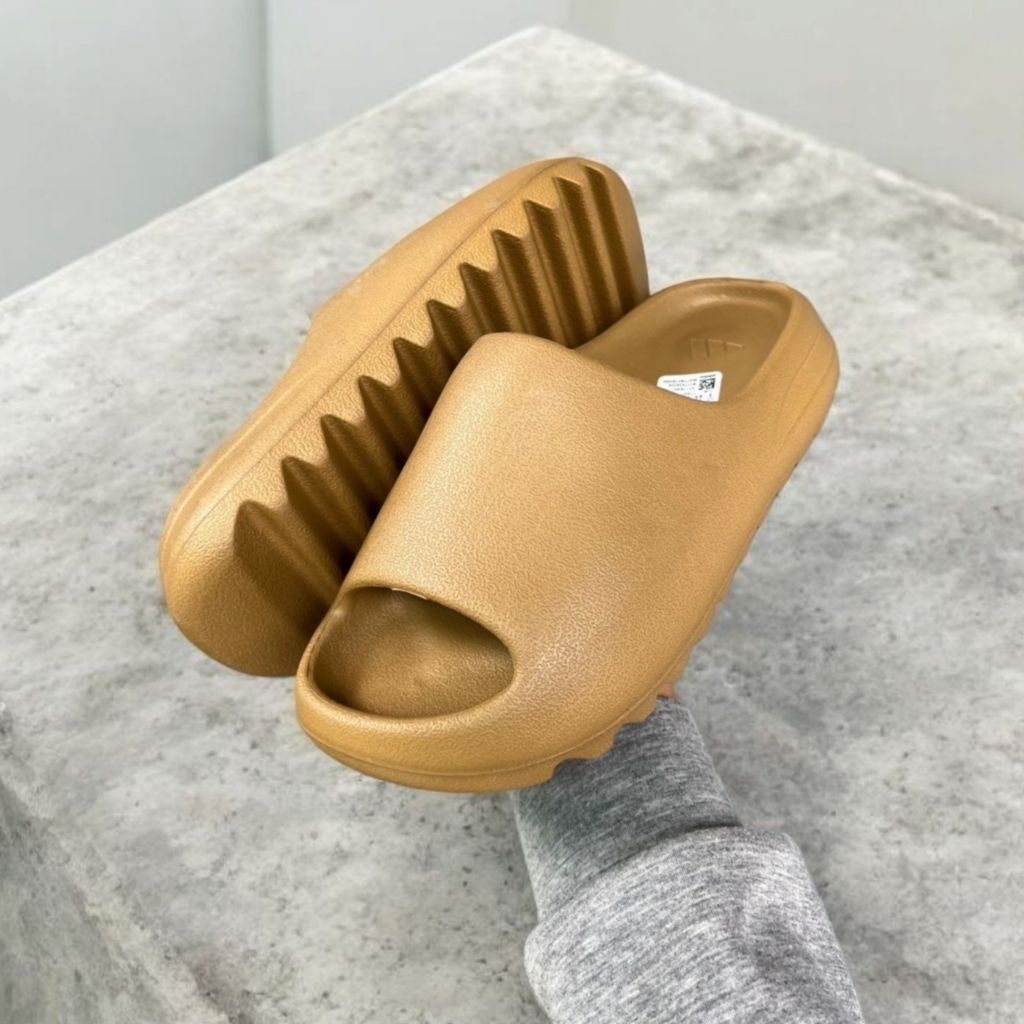 รองเท้าแตะ YEEZY รองเท้าแตะผู้ชาย ผู้หญิง มีกล่อง📦🌟ผิวหยาบ พื้นโลโก้ ปั้มใน QR CODE ✔️มีป้าย - รูปที่ 2