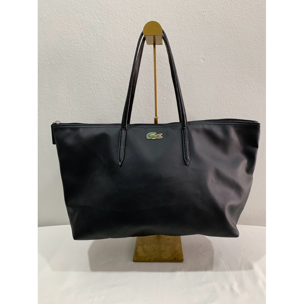 กระเป๋าสะพายข้าง  Lacoste มือสอง ของแท้