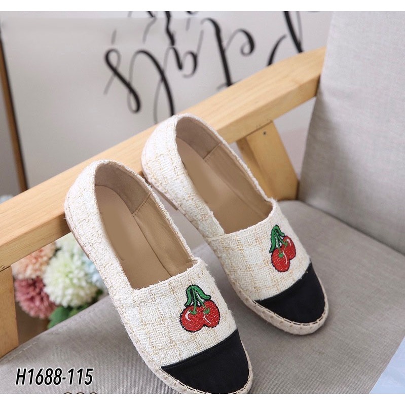 H1688-115 รองเท้าคัทชูทรงสลิปออน ด้วยคู่นี้เลย ส้นยางพารากันลื่น