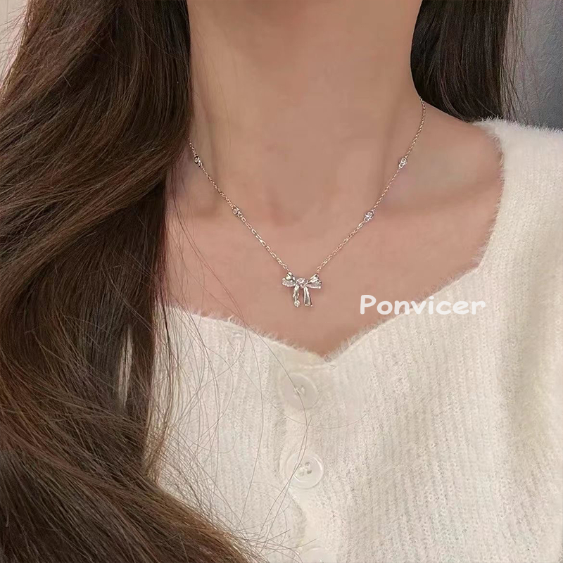 เรียบง่าย สร้อยคอโลหะผสม รูปหัวใจ ประดับโบว์ พลอยเทียม เป็นที่นิยม