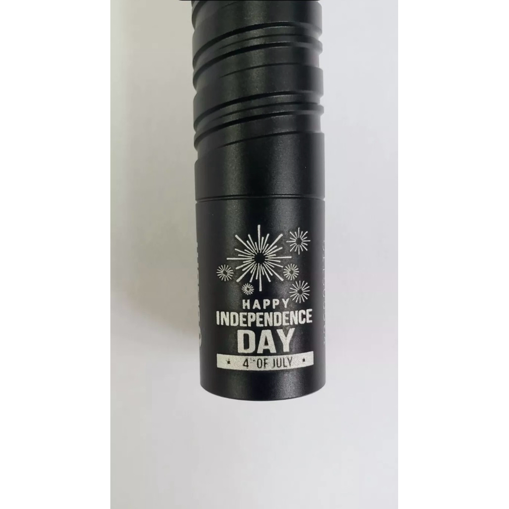 ไฟฉาย Olight i5T EOS Black (Happy Independence Day July 4th Special Edition) 300 Lumens ไฟฉายTactica