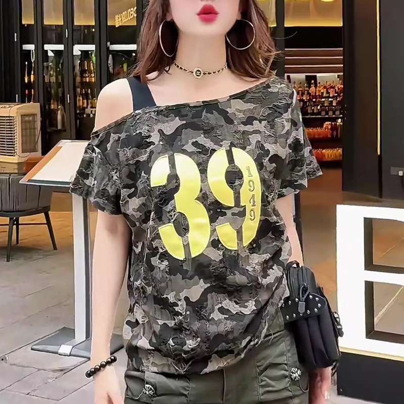เสื้อยืดผู้หญิง เสื้อยืดปาดไหล่ ลายทหาร ทรงหลวม รูดเชือกด้านข้าง #1502343
