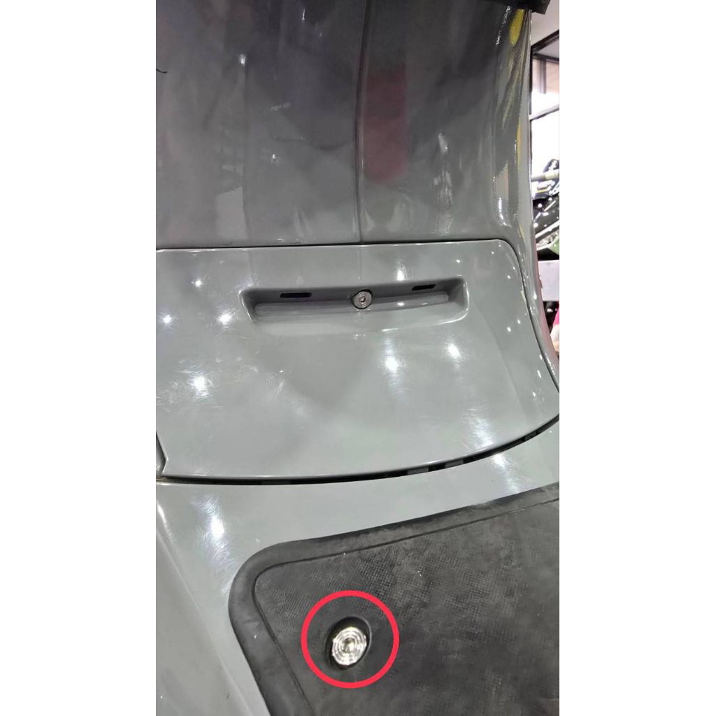 vespaน๊อตฝาหัวเทียน+น็อตฝาปิดแบต(ราคาต่อ 1 ตัว)