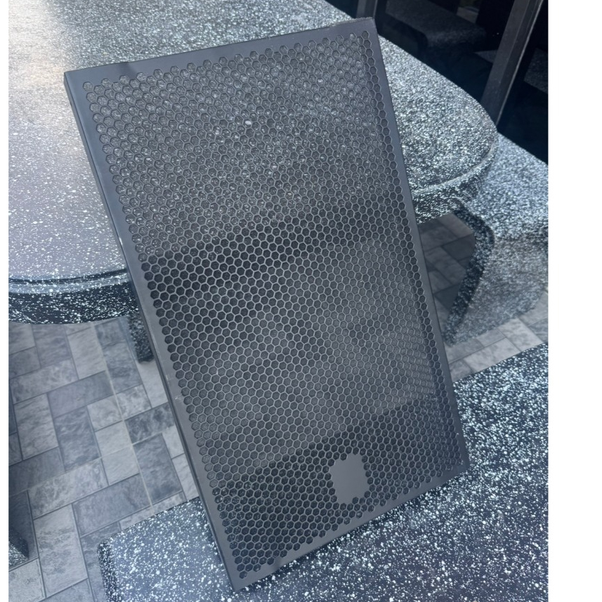 ตะแกรงปั้มตู้ลำโพงแขวน12นิ้ว มีฟิลเตอร์ หนา1.4มิลVC06