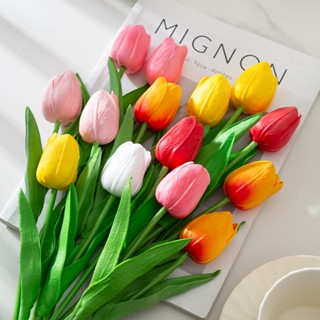 ดอกทิวลิป ดอกไม้ตกแต่งห้อง ดอกไม้ประดิษฐ์ แจกันจัดดอกไม้บนโต…